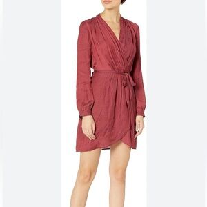 PAIGE Above the knee v neck dress